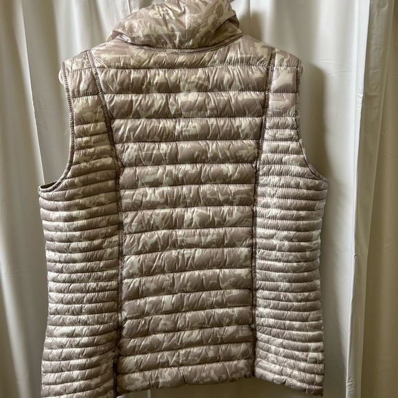 Nautica Light Tan Reversible Puffer Vest - Picture 6 of 6